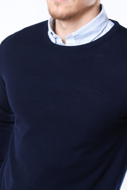 Clean Cut Copenhagen Merino Wool Crew Breien Navy