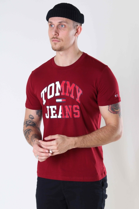 TOMMY JEANS TJM ENTRY COLLEGIATE TEE Bing Cherry