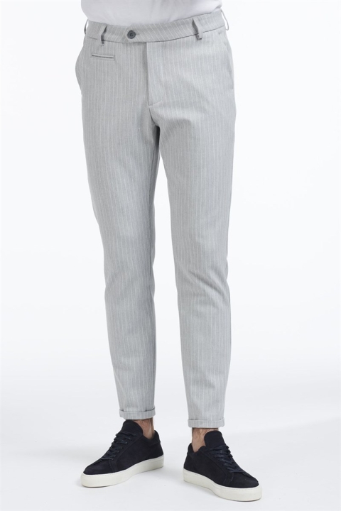 Les Deux Como Pinstripe Pak Pants Grey melange/White