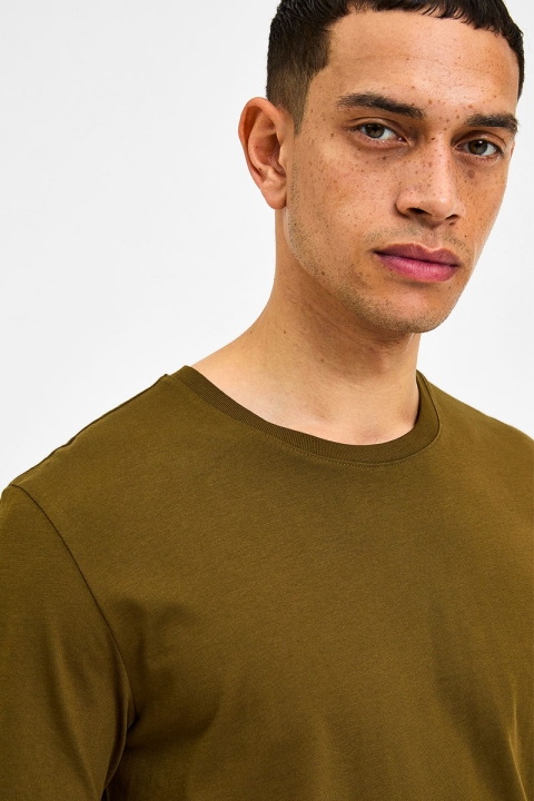 Selected SLHNORMAN SS O-NECK TEE W NOOS Dark Olive