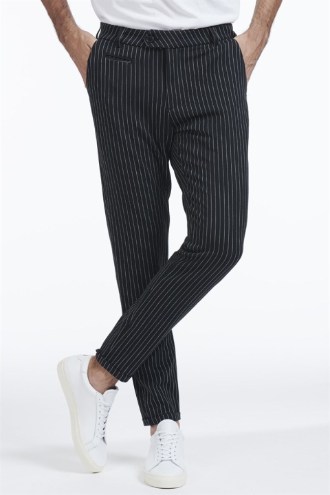 Les Deux Como Pinstripe Pak Pants Black/ White