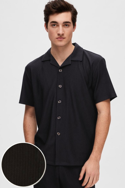 Selected Loose Plisse Resort SS Shirt Black