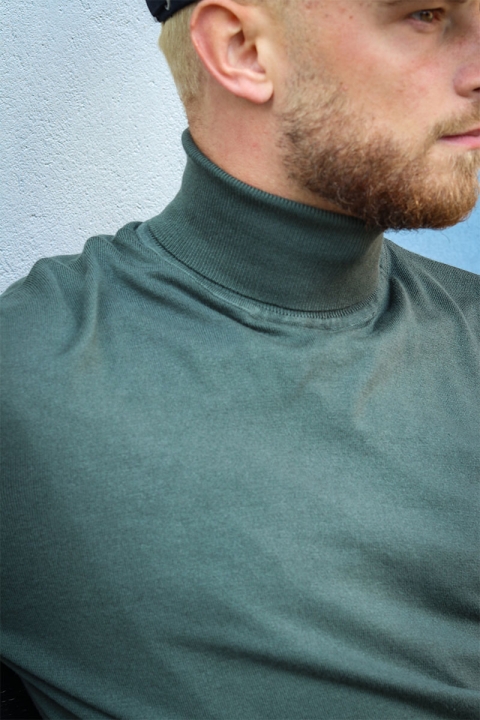 JEFF MALCOLM ROLL NECK KNIT Army