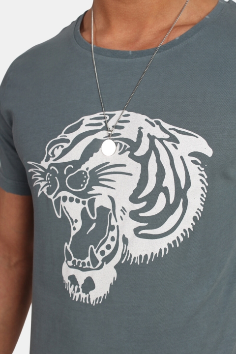 Just Junkies Tiger T-shirt Lead