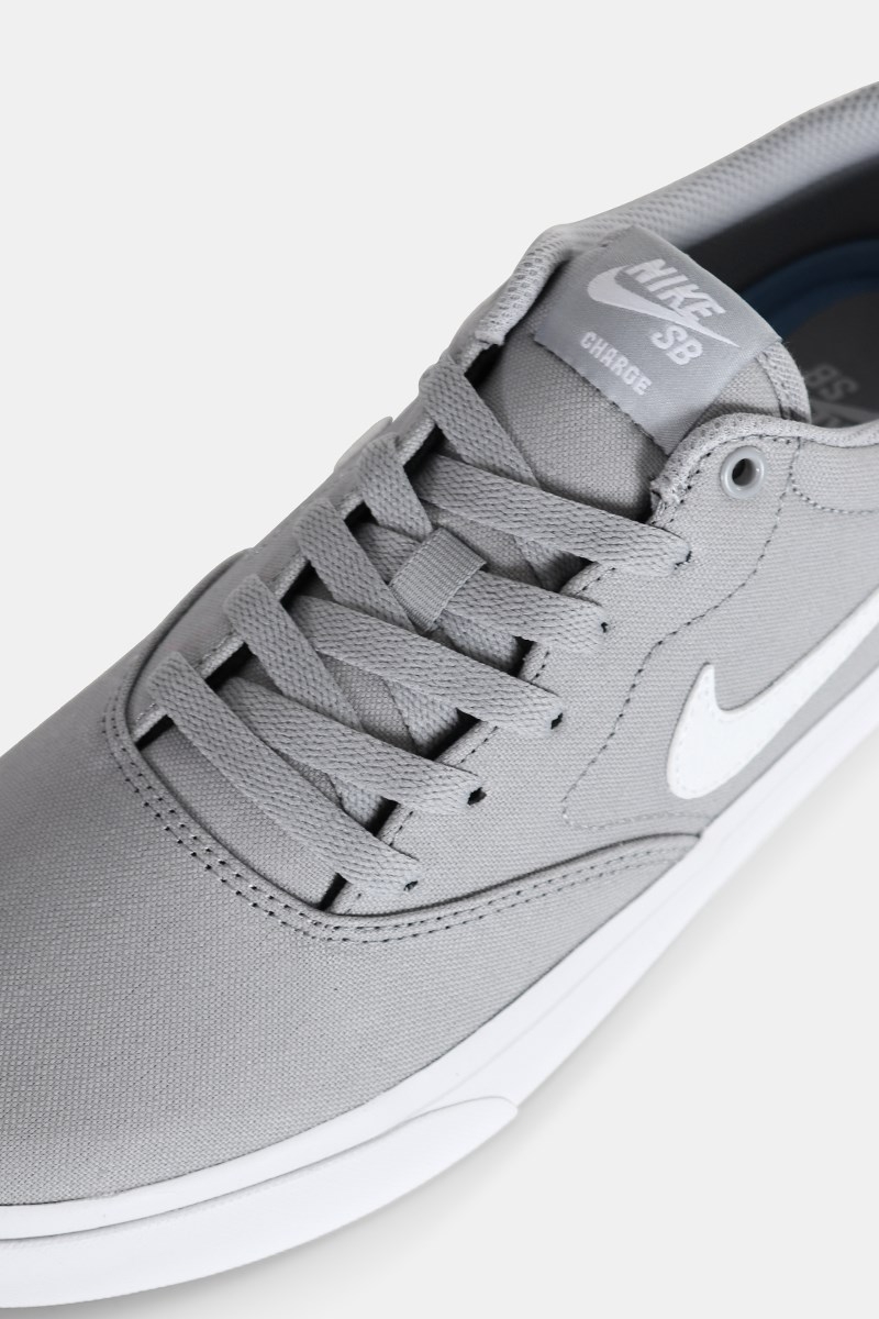 Nike sb charger deals