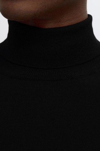 Tray LS Merino Knit Roll Neck Black