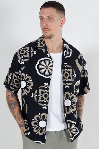 Urban Edge Resort Shirt SS Jet Black